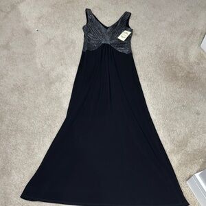 Signature by Sangria Black Sleeveless V-Neck Maxi Gown